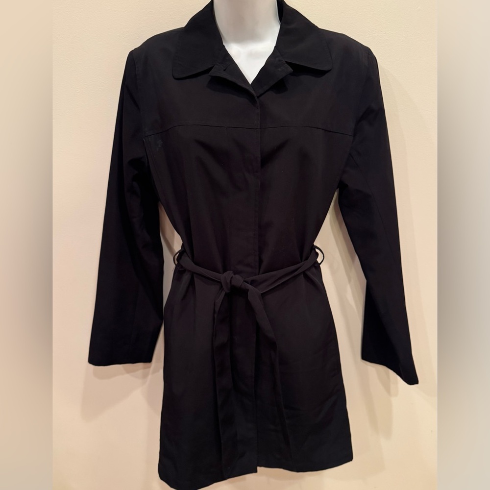 London Fog Black Belted Raincoat/Size Small/EUC/Pockets/Zipper/Hip Length/Winter